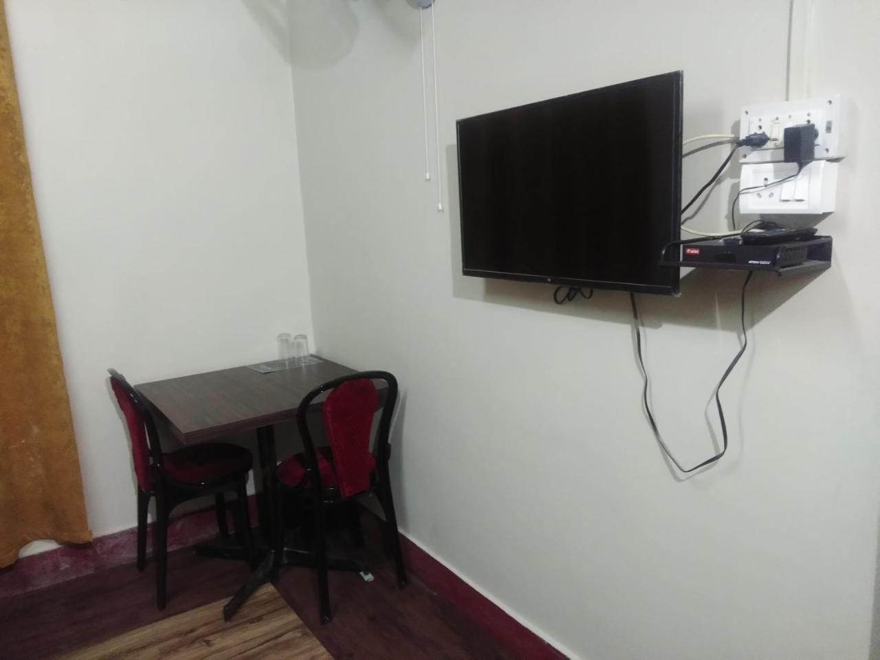 Hotel Pine Kohima Ruang foto